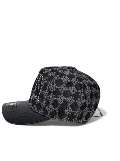 Amiri Monogram Luxury Cap – Black Edition 🧢⚫ (Oversized Embroidered Logo & Leather Brim)