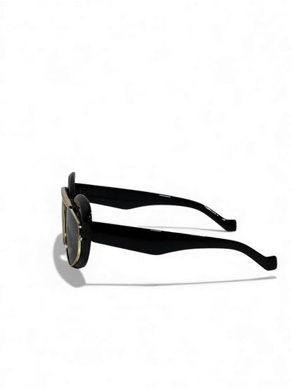 Bold Black & Gold Matrix Sunglasses – Futuristic Luxury Statement 🖤✨🕶️