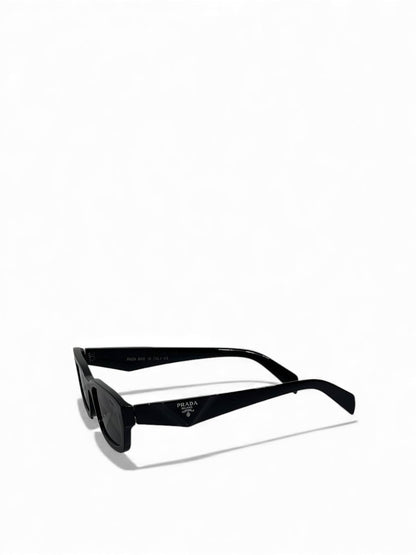 Prada Black Rectangular Sunglasses – Minimal Chic Statement 😎🖤