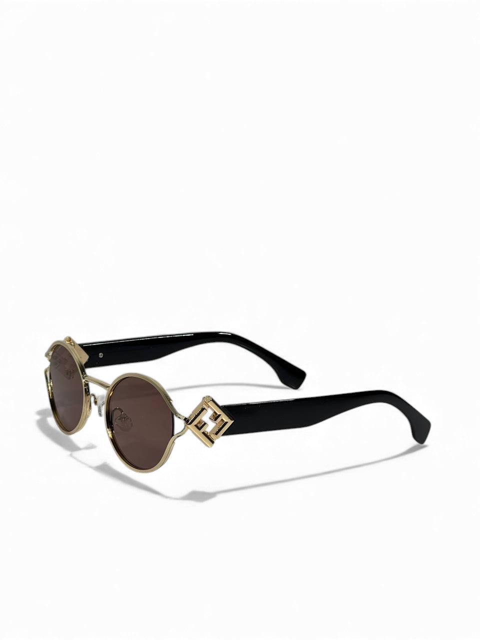 Fendi-Inspired Gold Oval Sunglasses – Black Temple Luxury Edition 😎✨