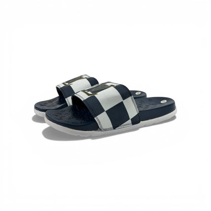 🔵 Louis Vuitton Slides – Damier Navy Edition 👑✨