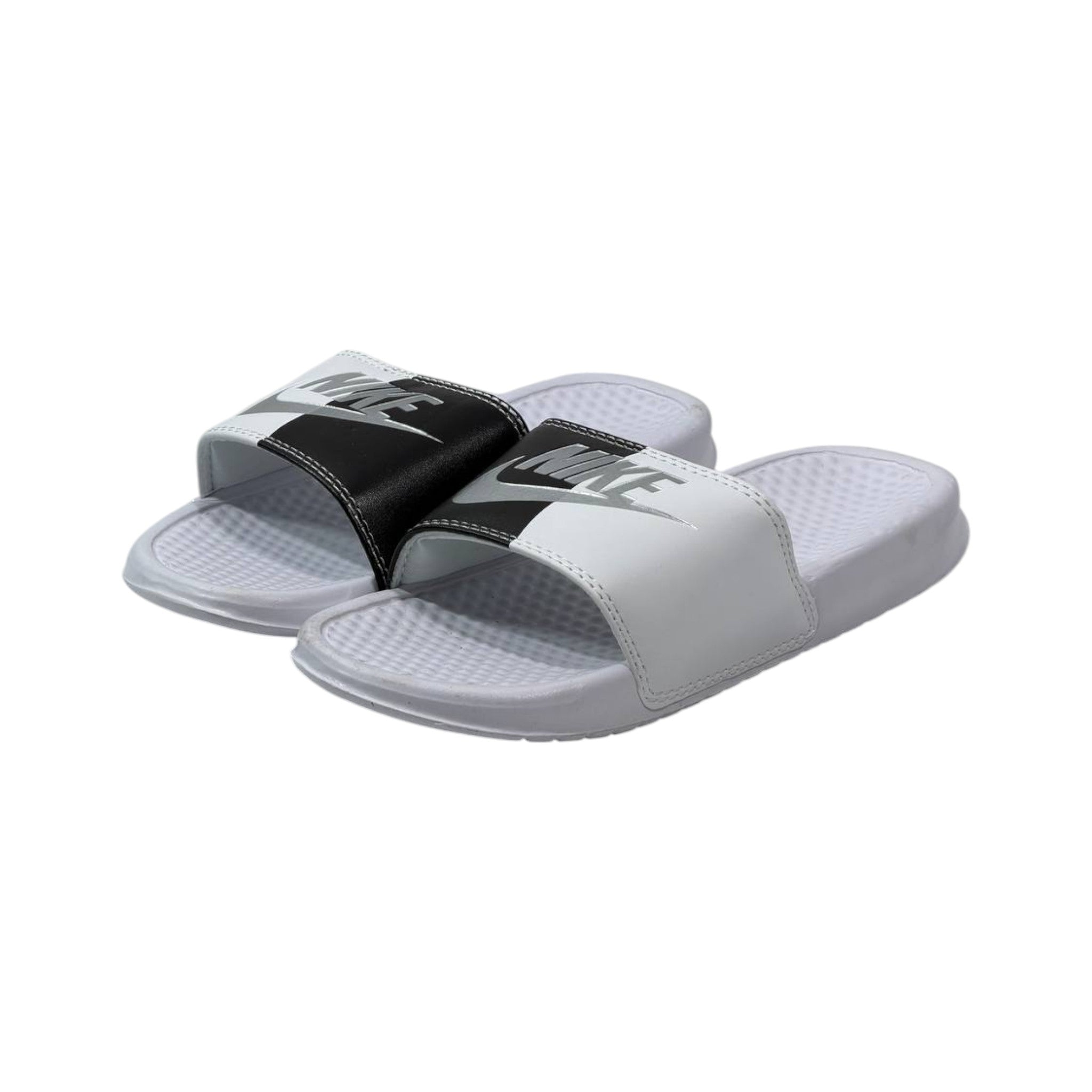 ⚫⚪ Nike Benassi Duo Slides – Black & White Edition