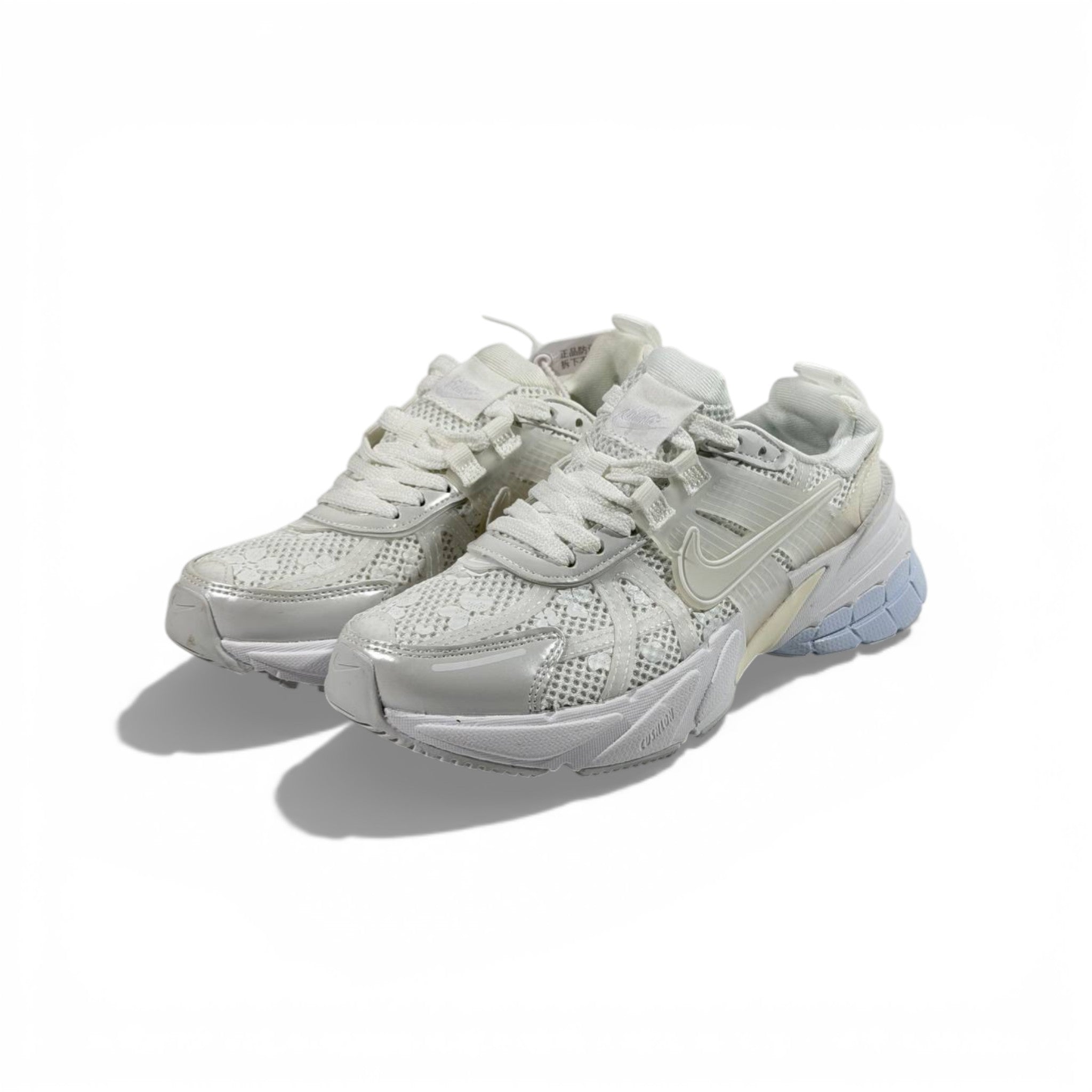 Nike White Running Sneakers 👟🤍✨ Lightweight Sport & Lifestyle Shoes – Women Athletic Trainers 🏃‍♀️💫