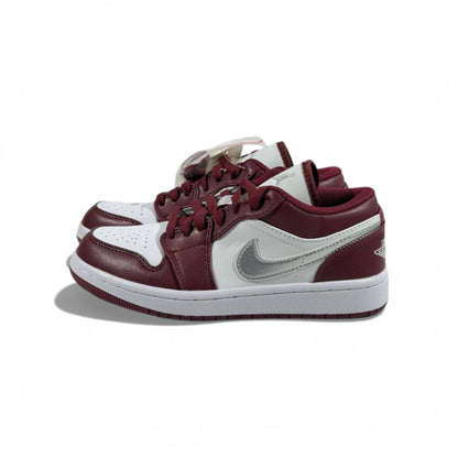 Nike Dunk Low Burgundy & White Sneakers 👟❤️‍🔥🤍 Premium Streetwear Shoes – Women & Men Casual Trainers 🔥✨