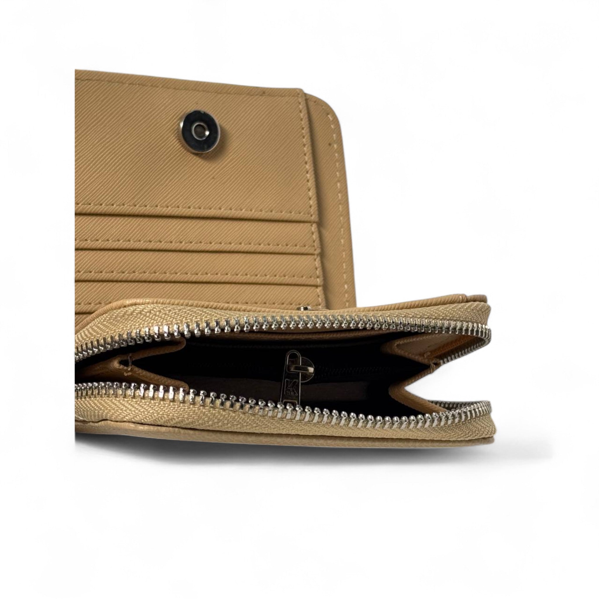 ✨ Karl Lagerfeld Beige Zip Wallet – Signature Karl & Choupette Patches 🕶️🐱