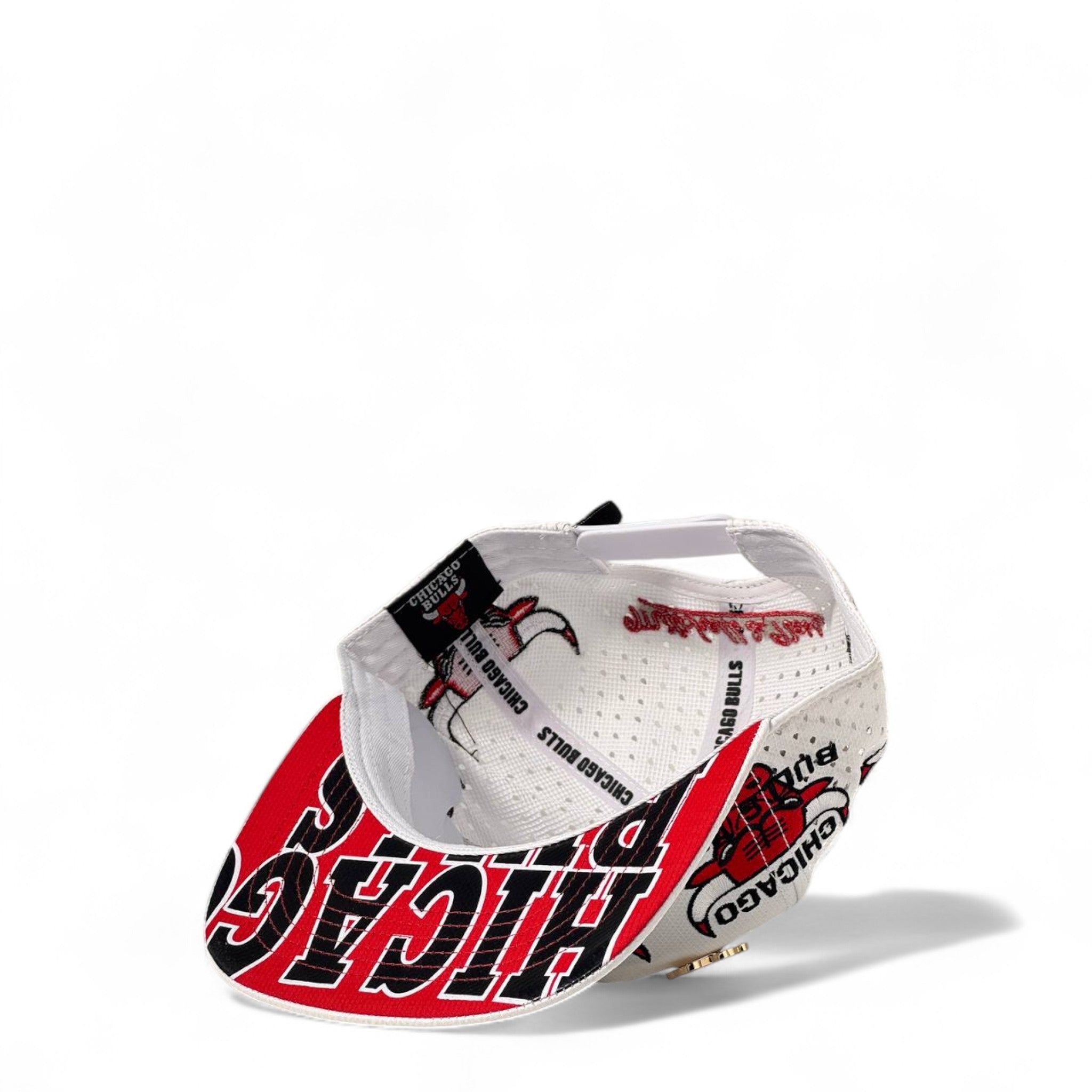 Chicago Bulls Collector Cap – White Edition 🐂🏀 | Iconic Fan Must-Have