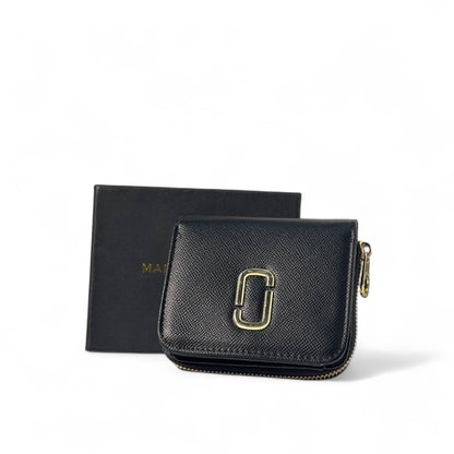 🖤 Marc Jacobs Zip-Around Compact Wallet – Black Elegance 🖤