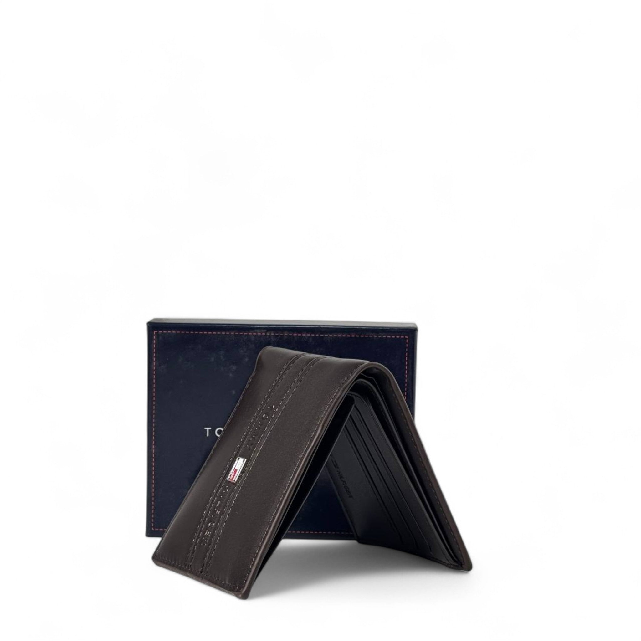 Tommy Hilfiger Classic Brown Leather Wallet 🧳✨