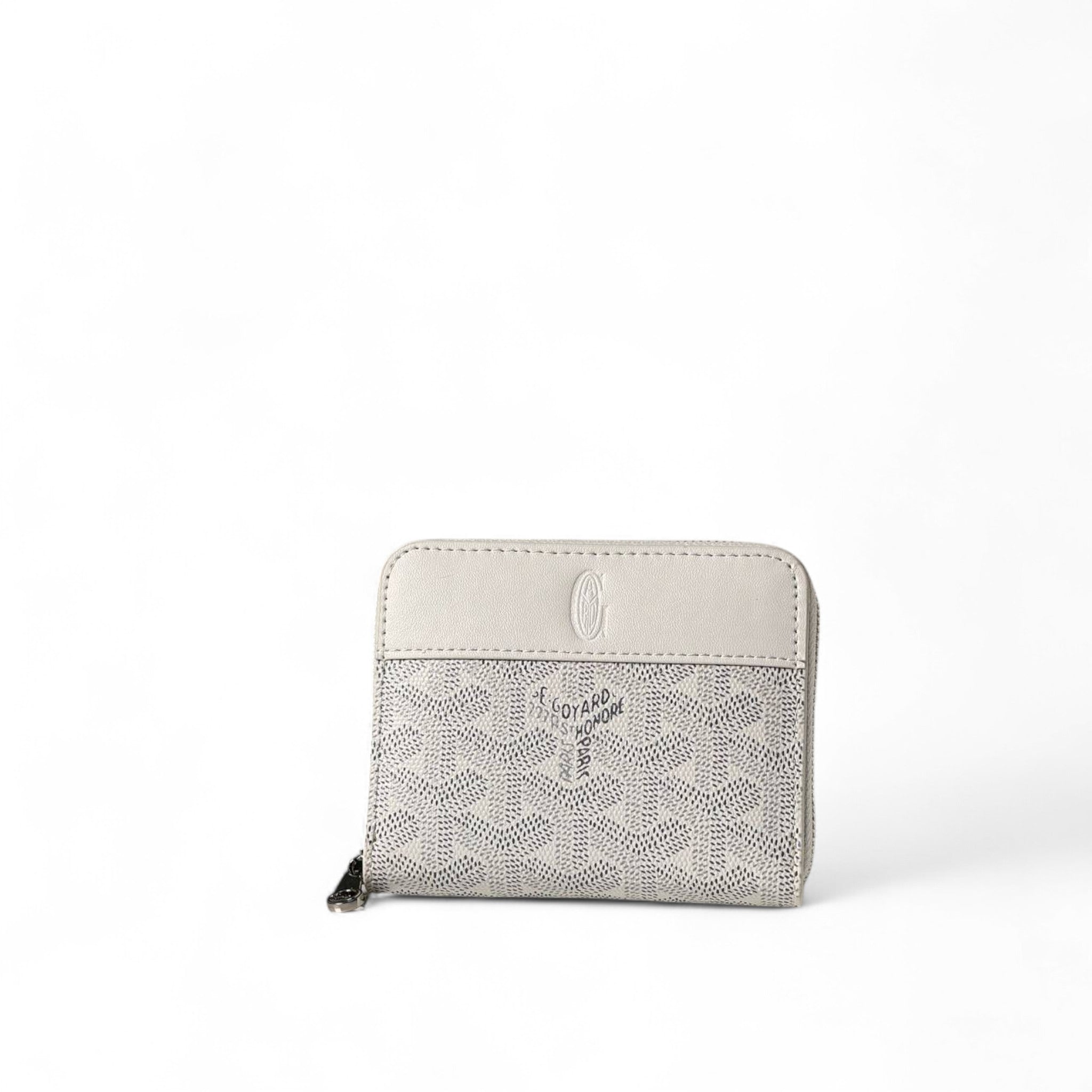 🤍 Goyard Grey Zip Wallet – Minimalist Luxury with a Modern Touch 🤍