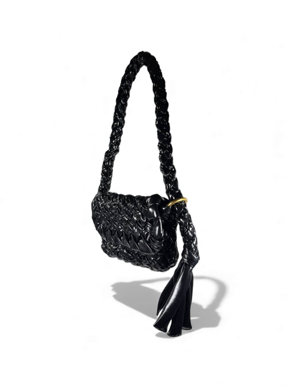 🔥 Bottega Veneta Handmade Woven Shoulder Bag – Black Artisan Edition 🔥