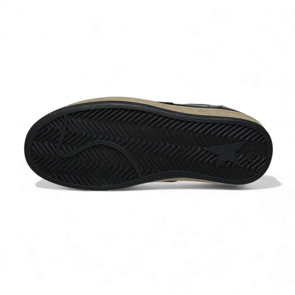 ✨ Golden Goose Black Leather Star Sneakers – Classic Distressed Edition ⭐🖤