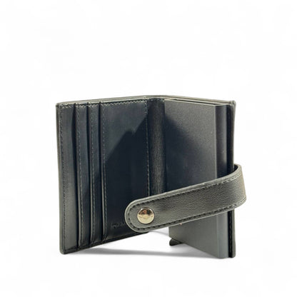 🖤 Tommy Hilfiger Black Leather Wallet – Strap Closure