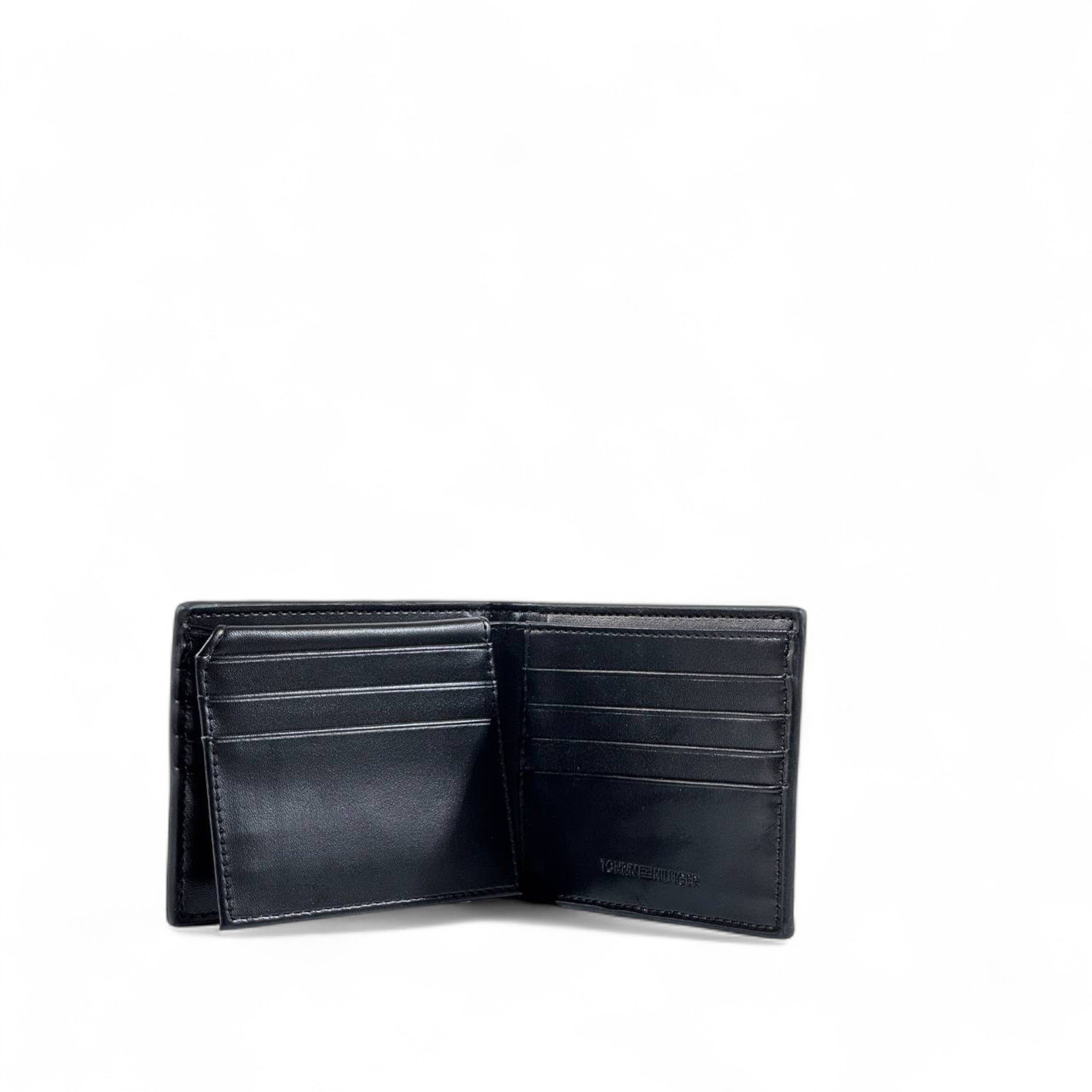 🖤 Tommy Hilfiger Black Leather Wallet – Embossed Logo