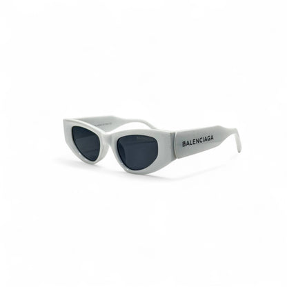 Balenciaga Chunky Oval Sunglasses – Matte White Boldness 🤍🖤