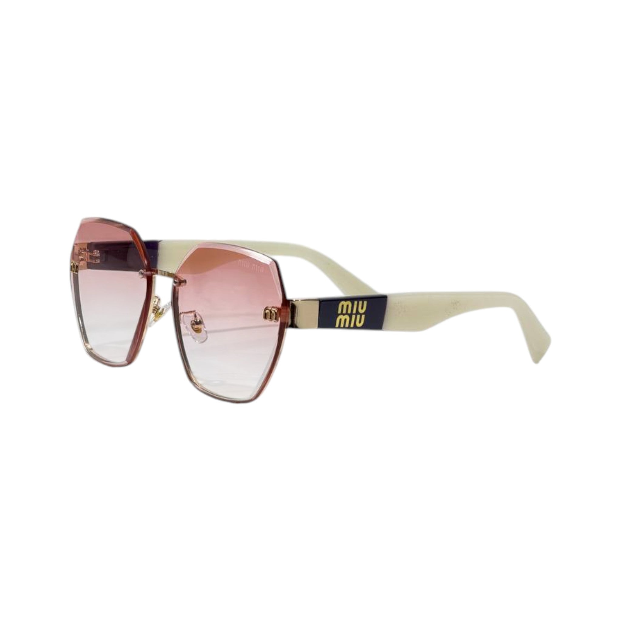 🕶️ Miu Miu Oversized Pink Gradient Sunglasses – Glamour in Every Detail ✨💖