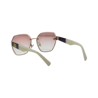 🕶️ Miu Miu Oversized Pink Gradient Sunglasses – Glamour in Every Detail ✨💖