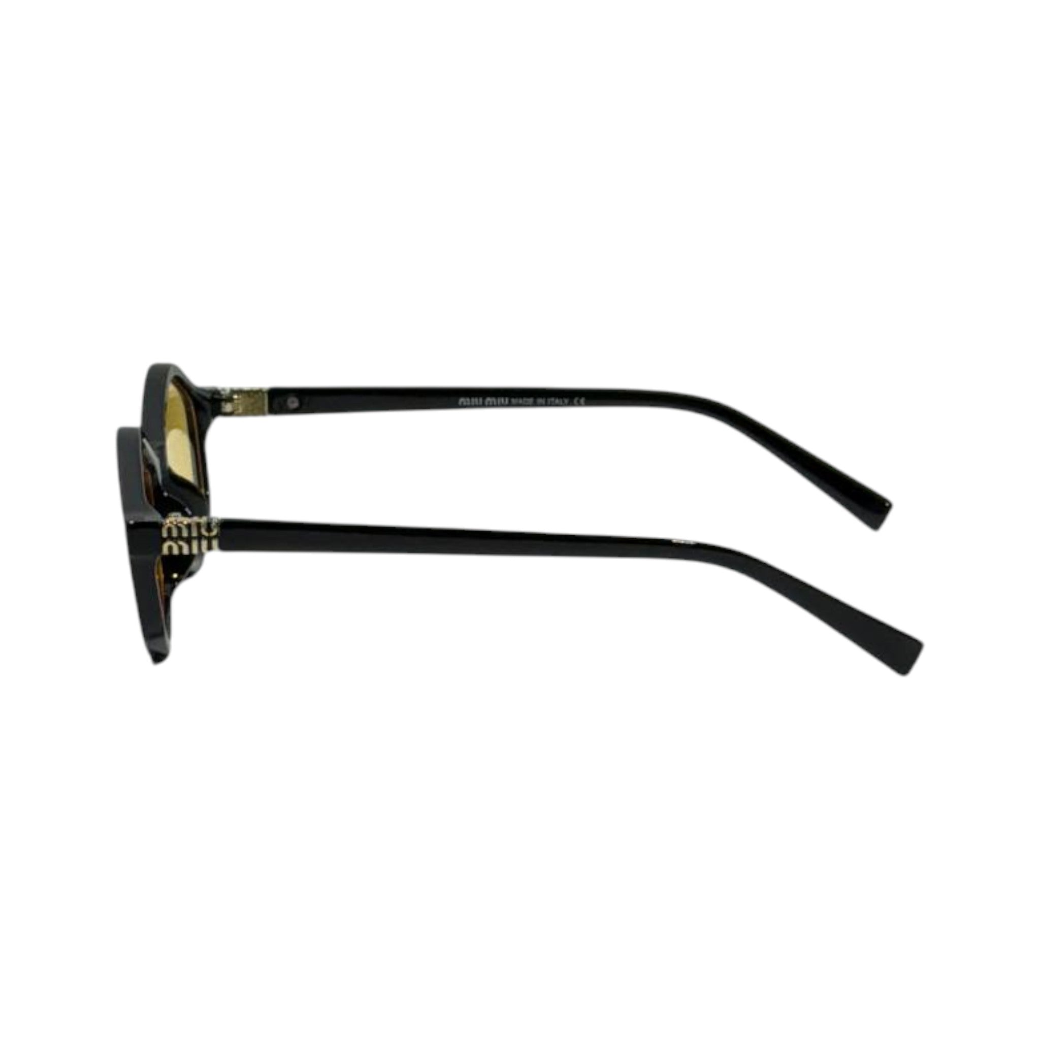 🕶️ Miu Miu Geometric Sunglasses – Contemporary Luxury with Golden Lenses ✨🖤