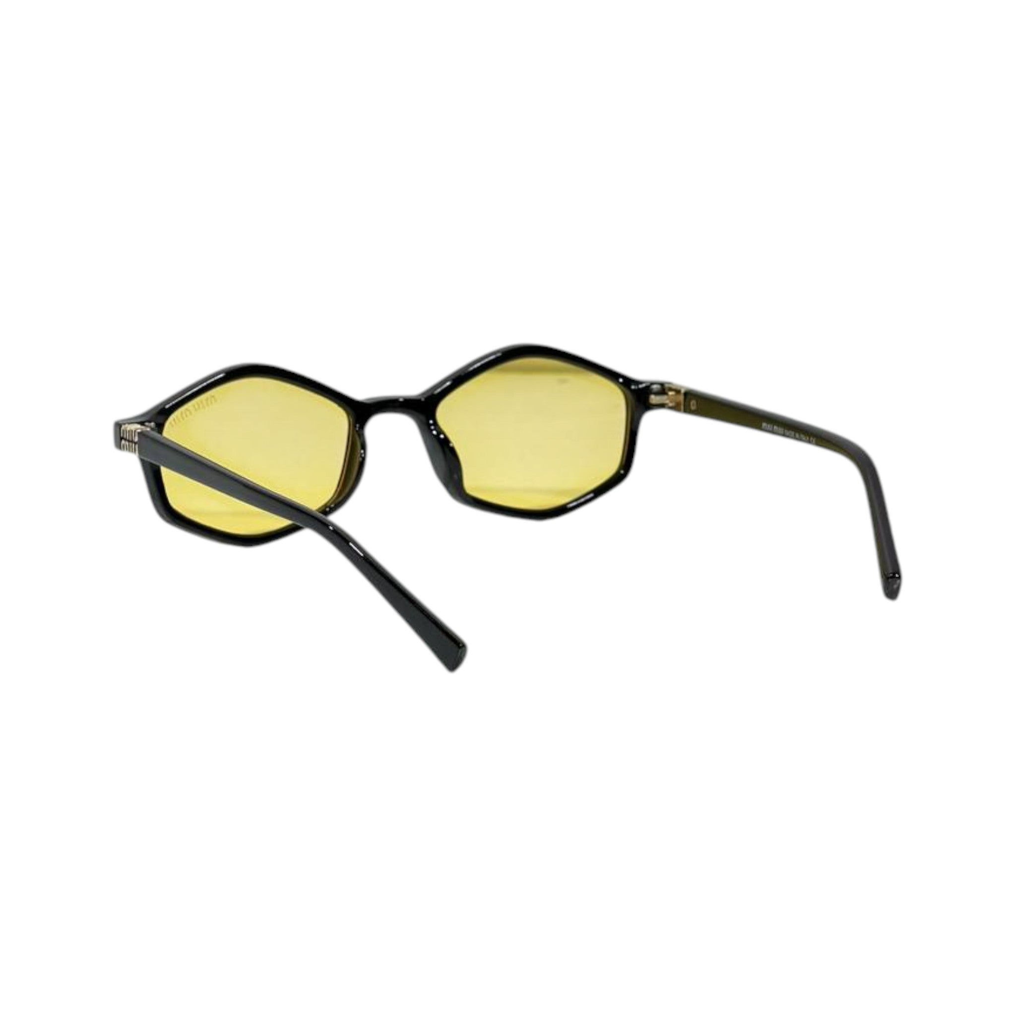 🕶️ Miu Miu Geometric Sunglasses – Contemporary Luxury with Golden Lenses ✨🖤