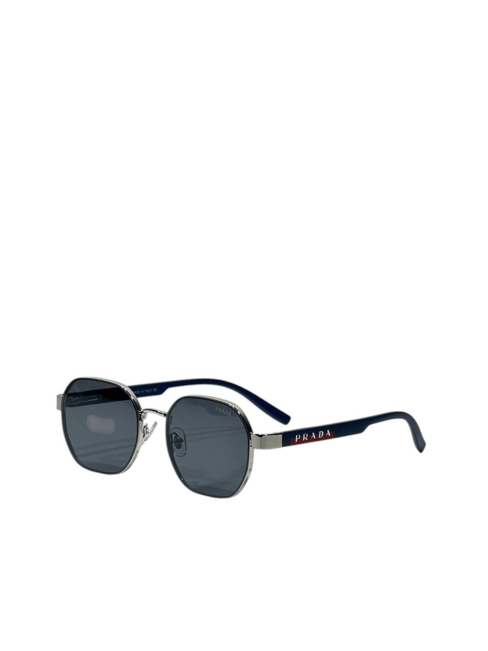 🕶️ Prada Linea Rossa Geometric Sunglasses – Modern Performance & Luxury Style ✨💙