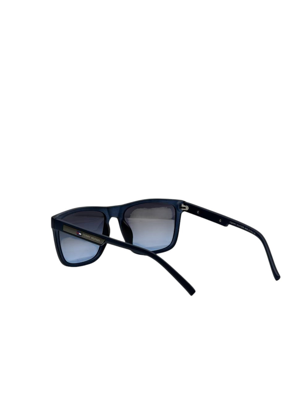 🕶️ Tommy Hilfiger Square Sunglasses – Classic American Style & Modern Comfort 🇺🇸✨