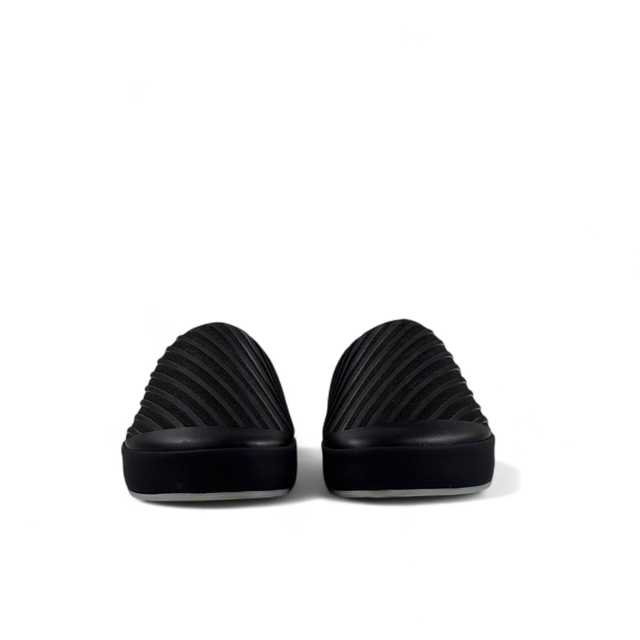 Prada Quilted Nylon Slides – Black Minimal Luxe 🖤✨
