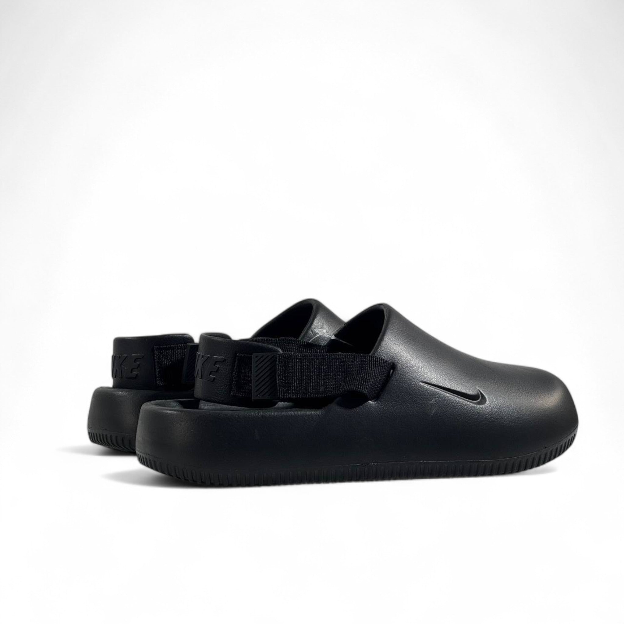 Nike Black Clog Slippers – Minimalist Comfort & Streetwear Edge
