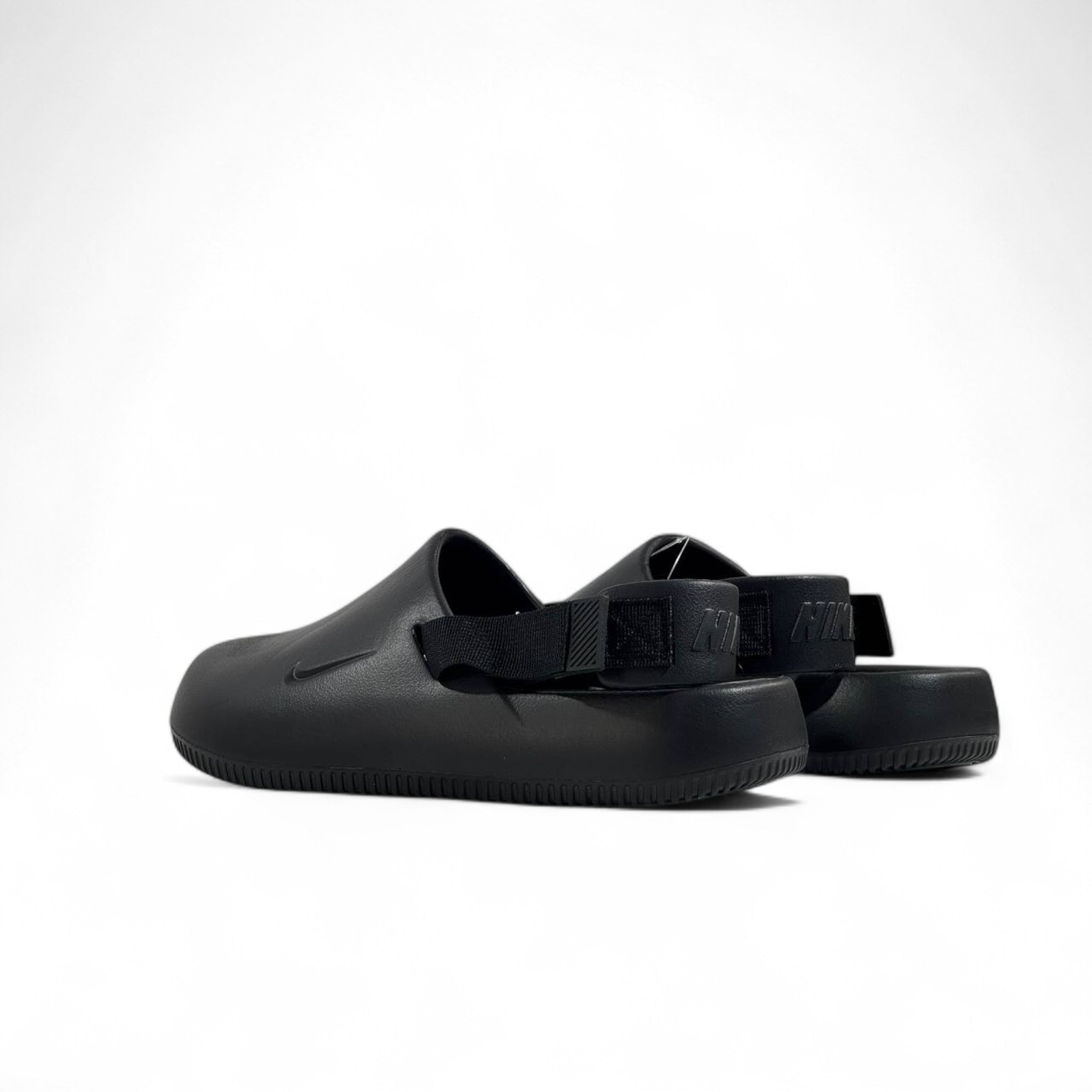 Nike Black Clog Slippers – Minimalist Comfort & Streetwear Edge