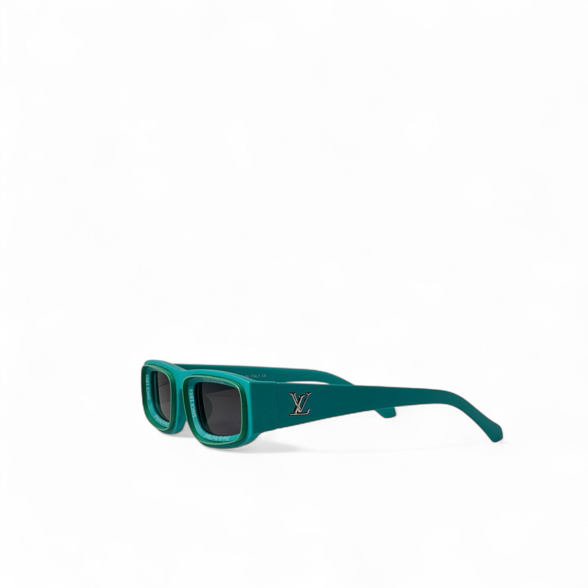 🟢 Louis Vuitton Green Rectangle Sunglasses – Monogram Cool with Retro Street Vibes 🕶️🧊