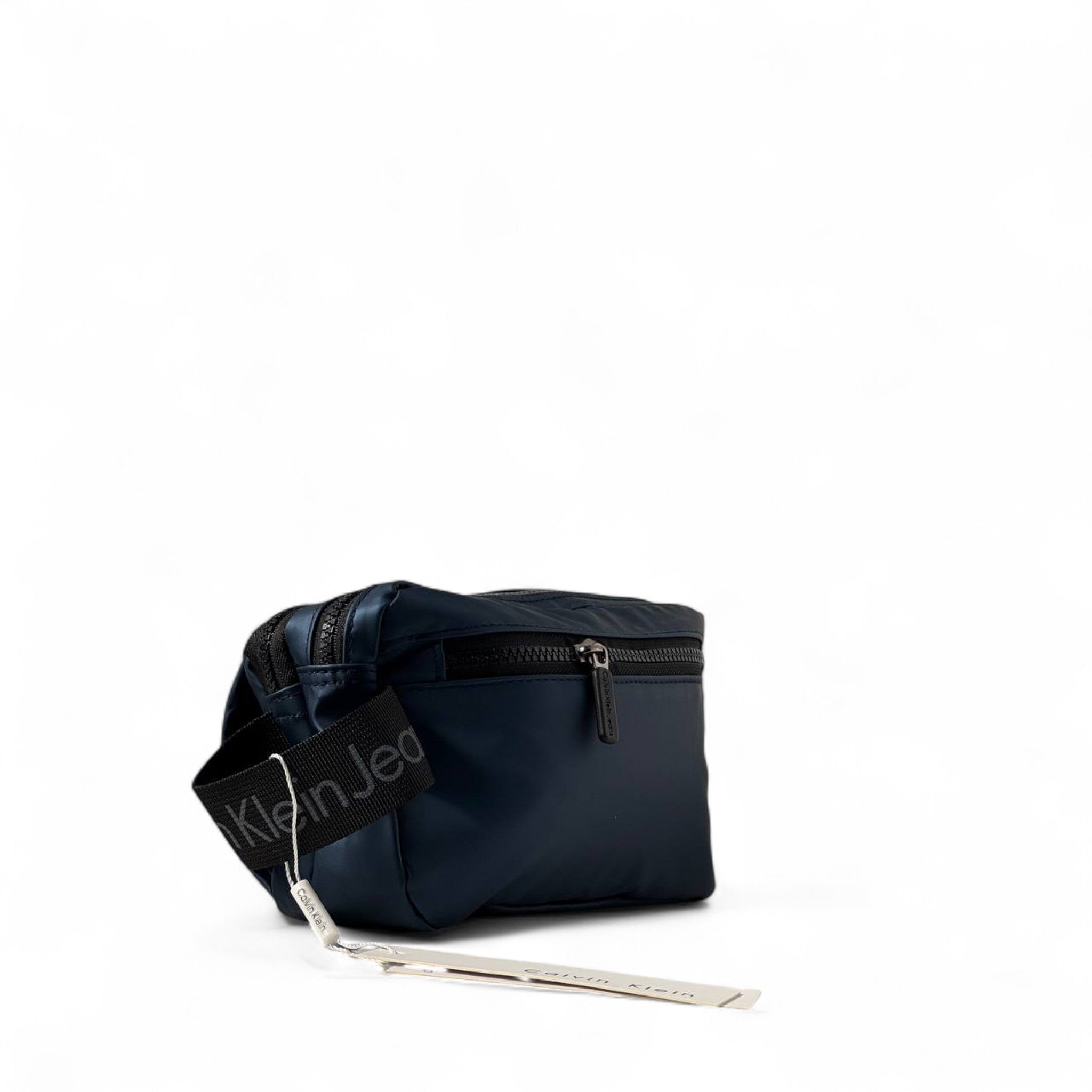 💙 Calvin Klein Jeans Navy Belt Bag – Sleek. Smart. On the Go. 🔒🎒
