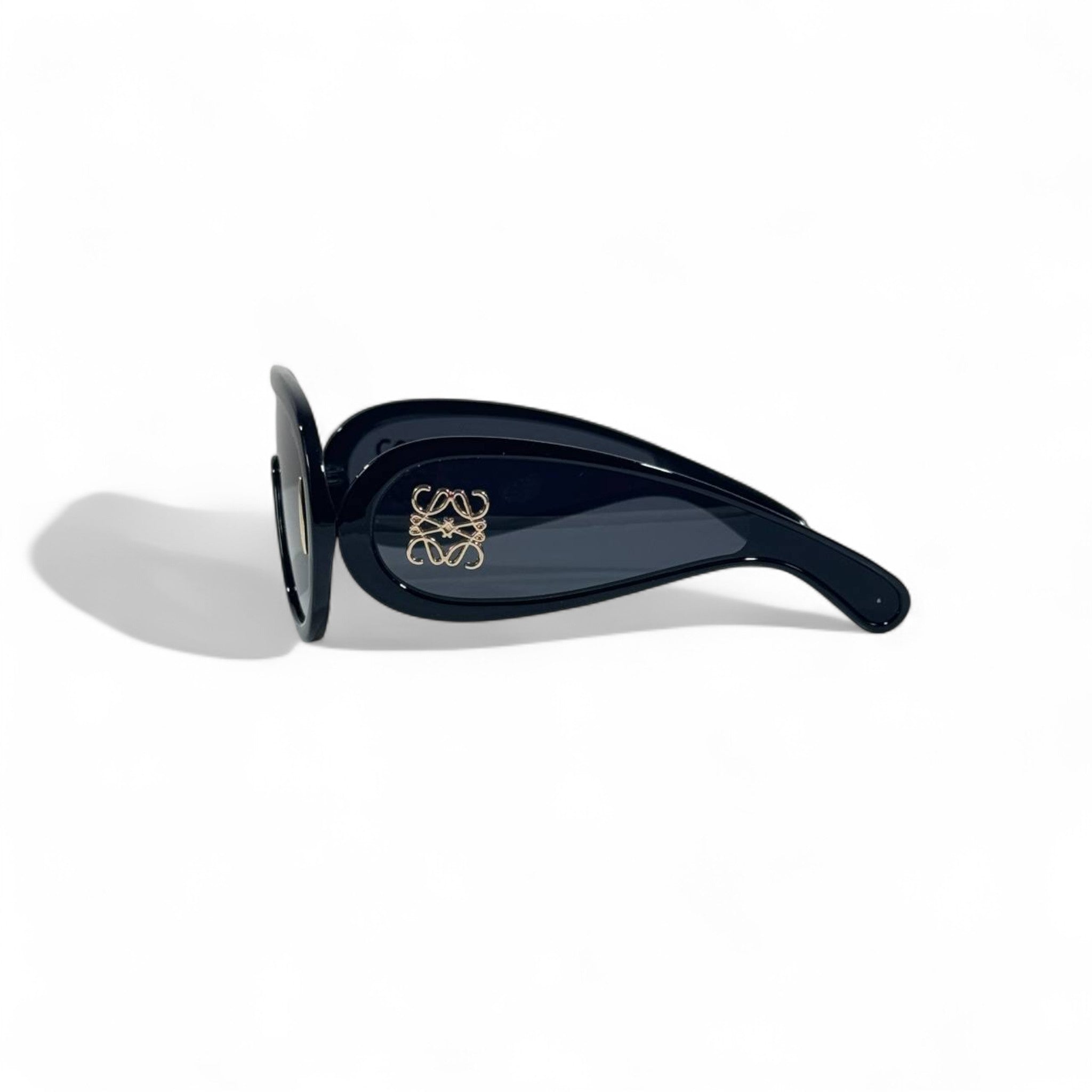 🖤 Loewe Oversized Visor Sunglasses – Black & Gold Luxury 🕶️✨