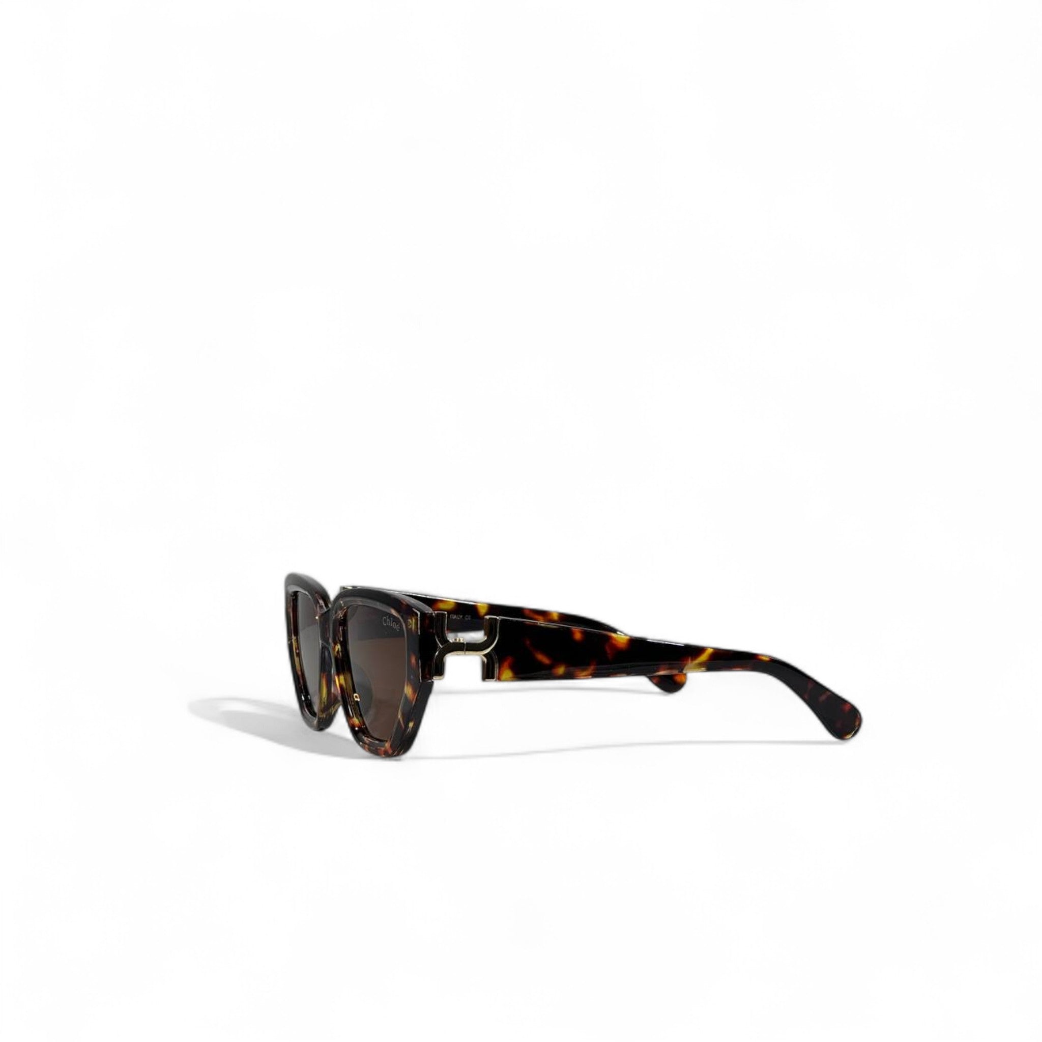 🕶️ Chloé Cat-Eye Tortoiseshell Sunglasses – Iconic Parisian Chic