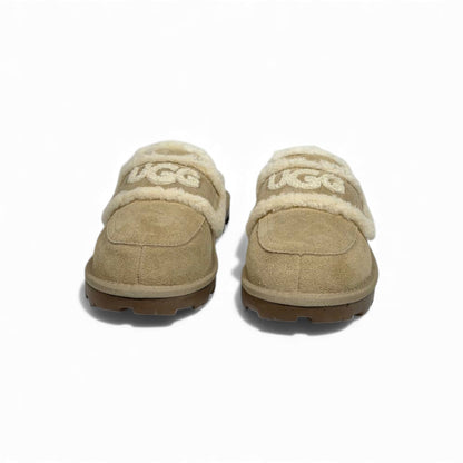 UGG Cozy Logo Slippers – Chestnut Shearling Comfort 🤎❄️