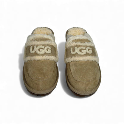UGG Cozy Logo Slippers – Chestnut Shearling Comfort 🤎❄️