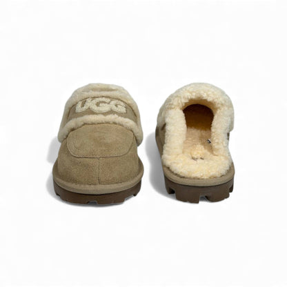 UGG Cozy Logo Slippers – Chestnut Shearling Comfort 🤎❄️
