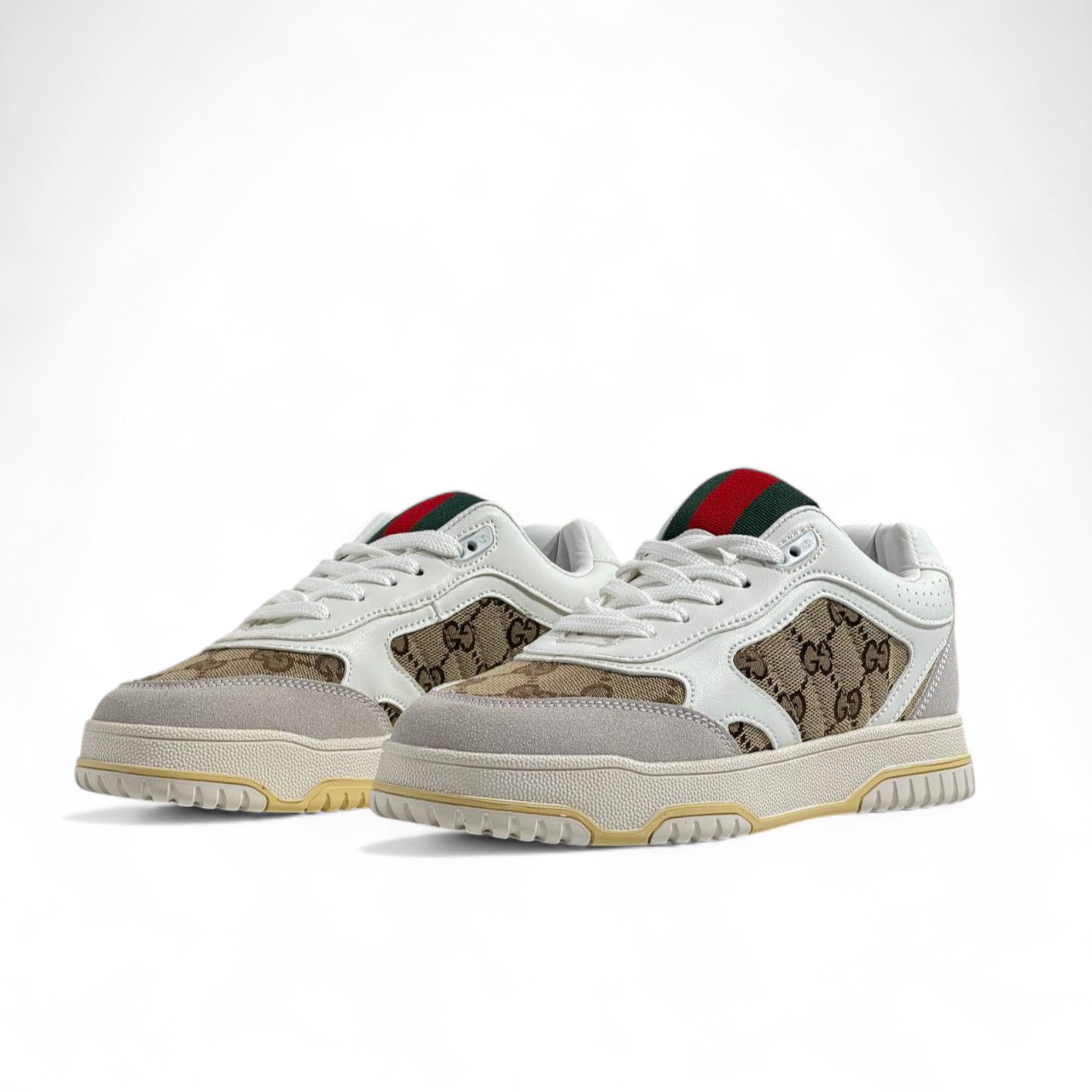 Gucci GG Supreme Retro Sneakers – White & Beige with Web Detail 🤍🟢🔴