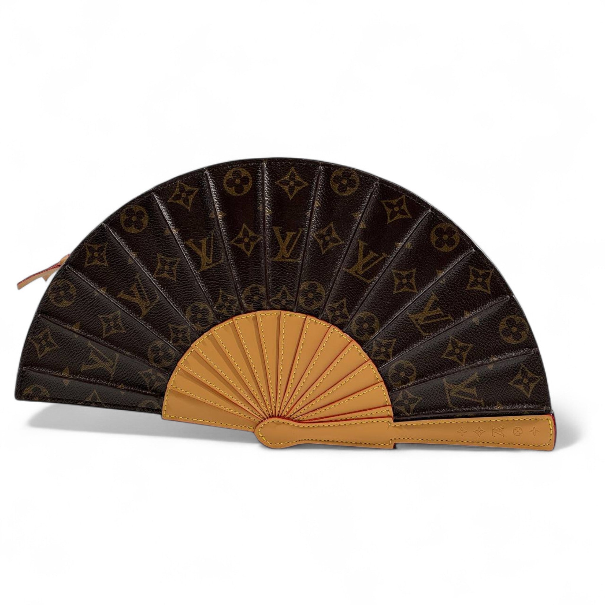 Louis Vuitton Monogram Fan Clutch – Limited Edition Statement Piece 🌟👜
