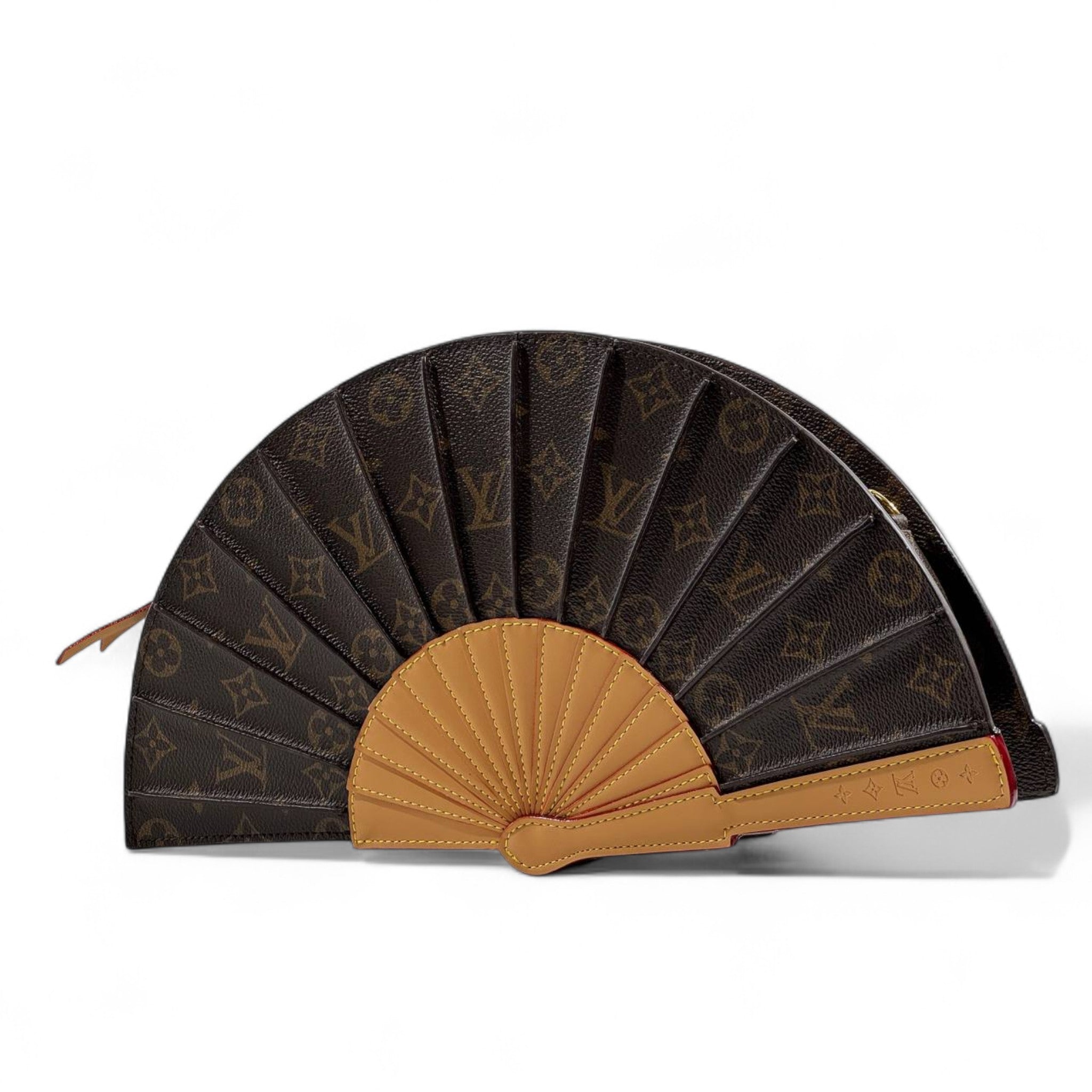 Louis Vuitton Monogram Fan Clutch – Limited Edition Statement Piece 🌟👜