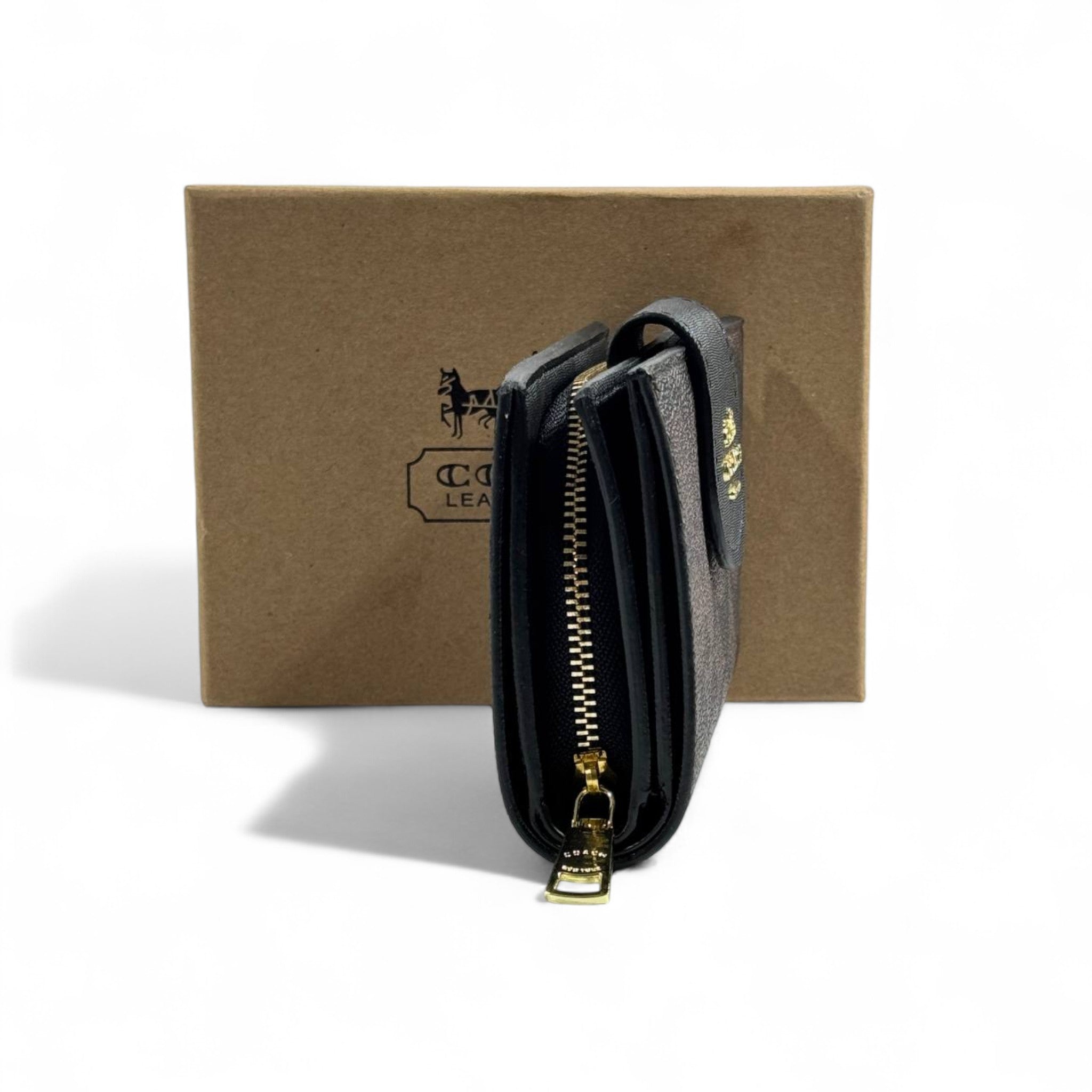 🤎🖤 Coach Signature Brown & Black Wallet – Classic Elegance Redefined ✨
