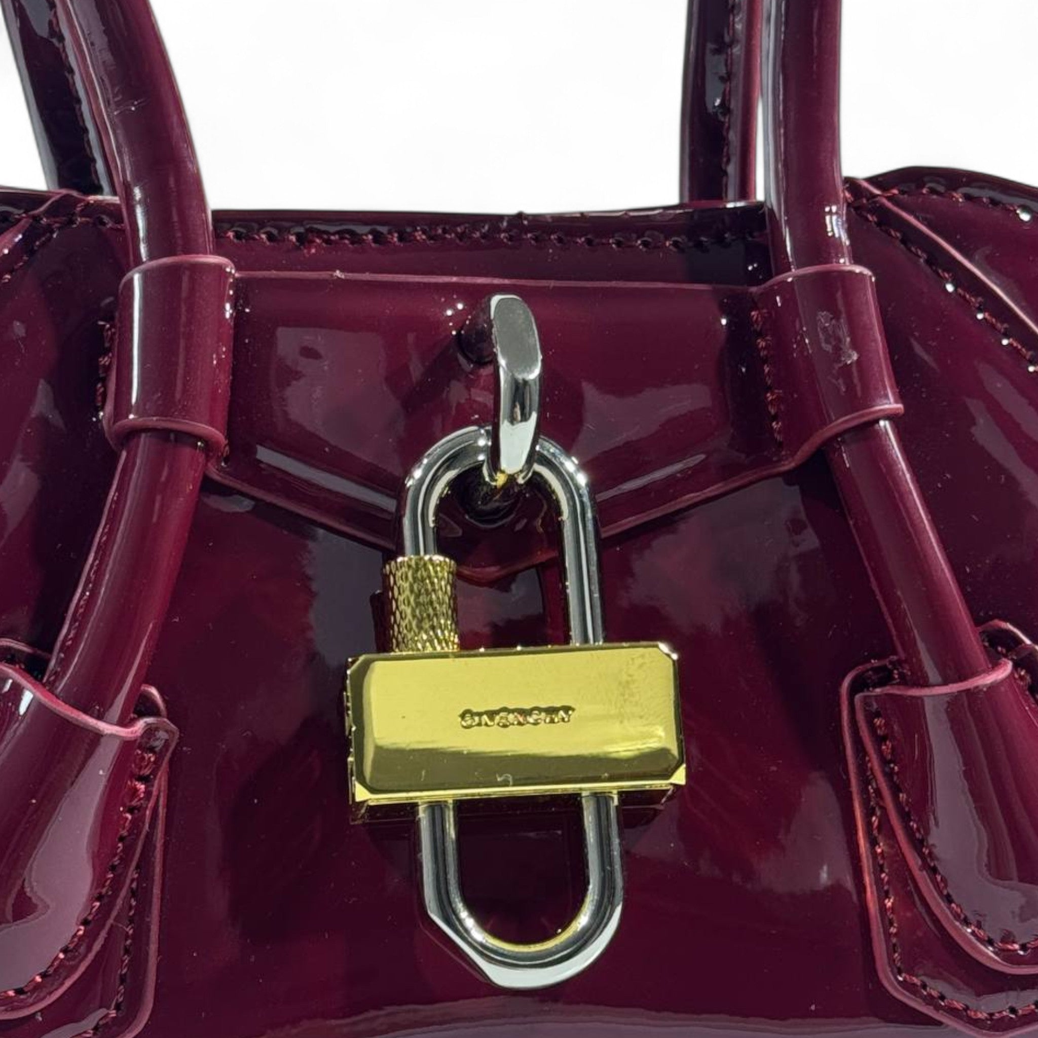 🍷 Givenchy Burgundy Patent Leather Handbag – Bold, Elegant & Iconic ✨