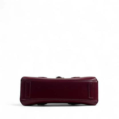 🍷 Givenchy Smooth Burgundy Leather Handbag – Refined, Elegant & Iconic ✨