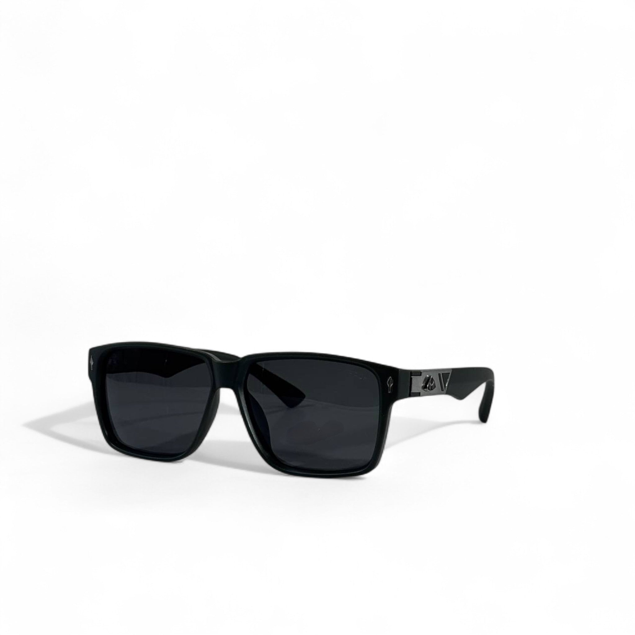 🕶️ Maybach Luxury Sunglasses – Black Square Frame with Iconic Logo Detail 👑✨