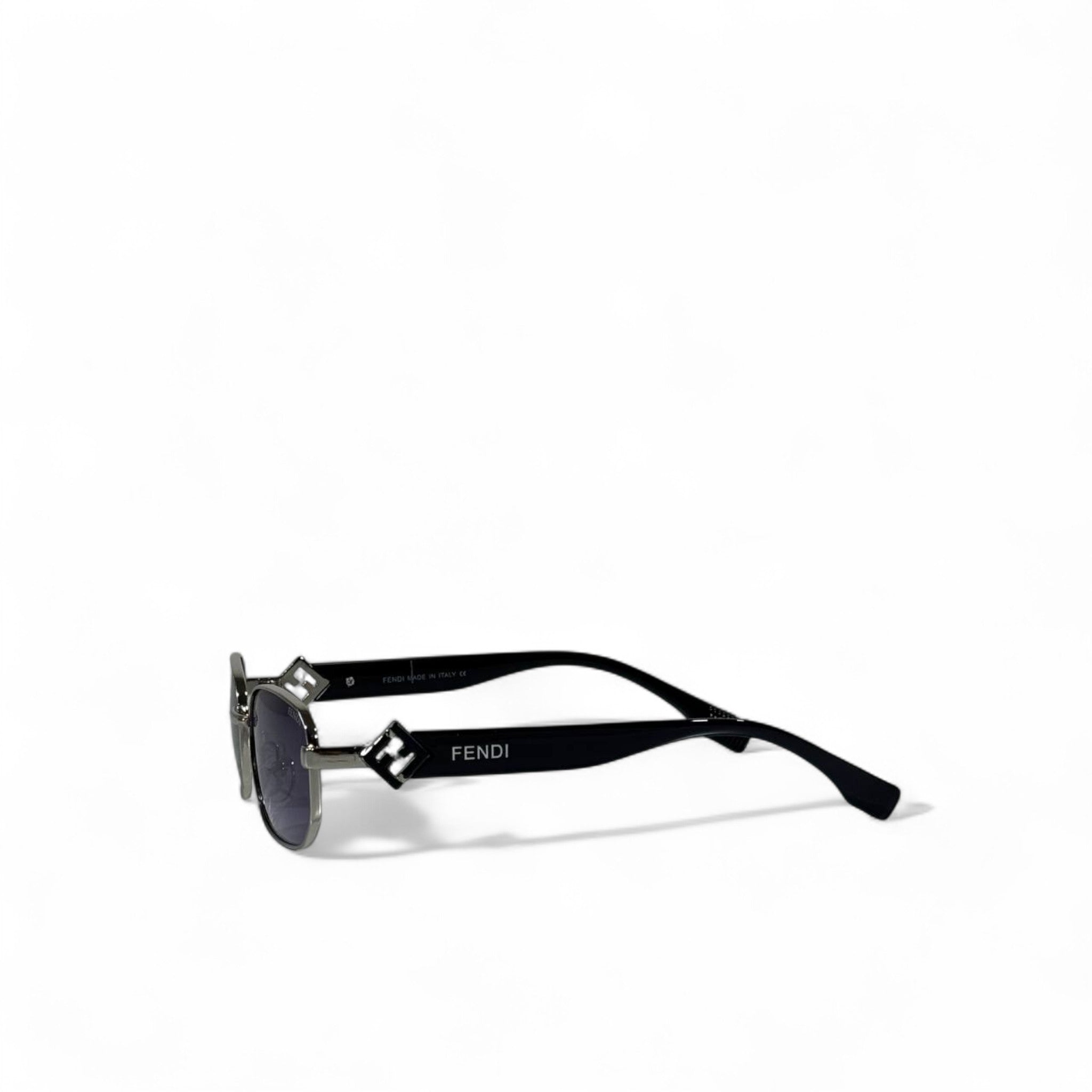 ✨ Fendi Sunglasses – Square Metal Frame with Gradient Dark Lenses 🕶️👑