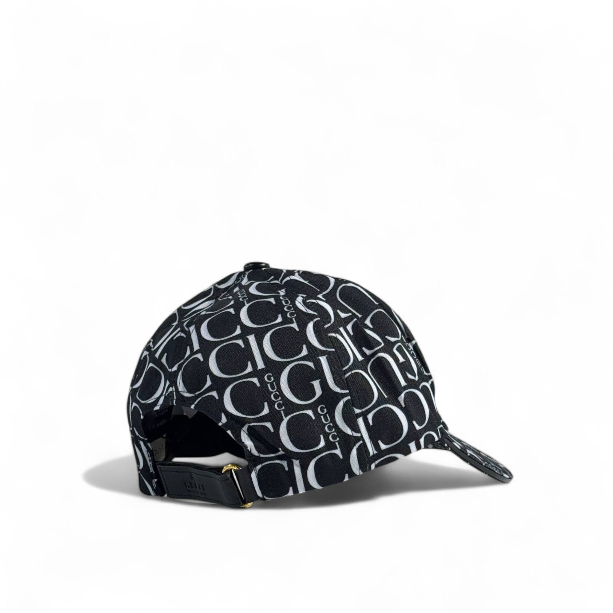 🧢 Gucci Oversized G Monogram Cap – Black & White 🖤🤍