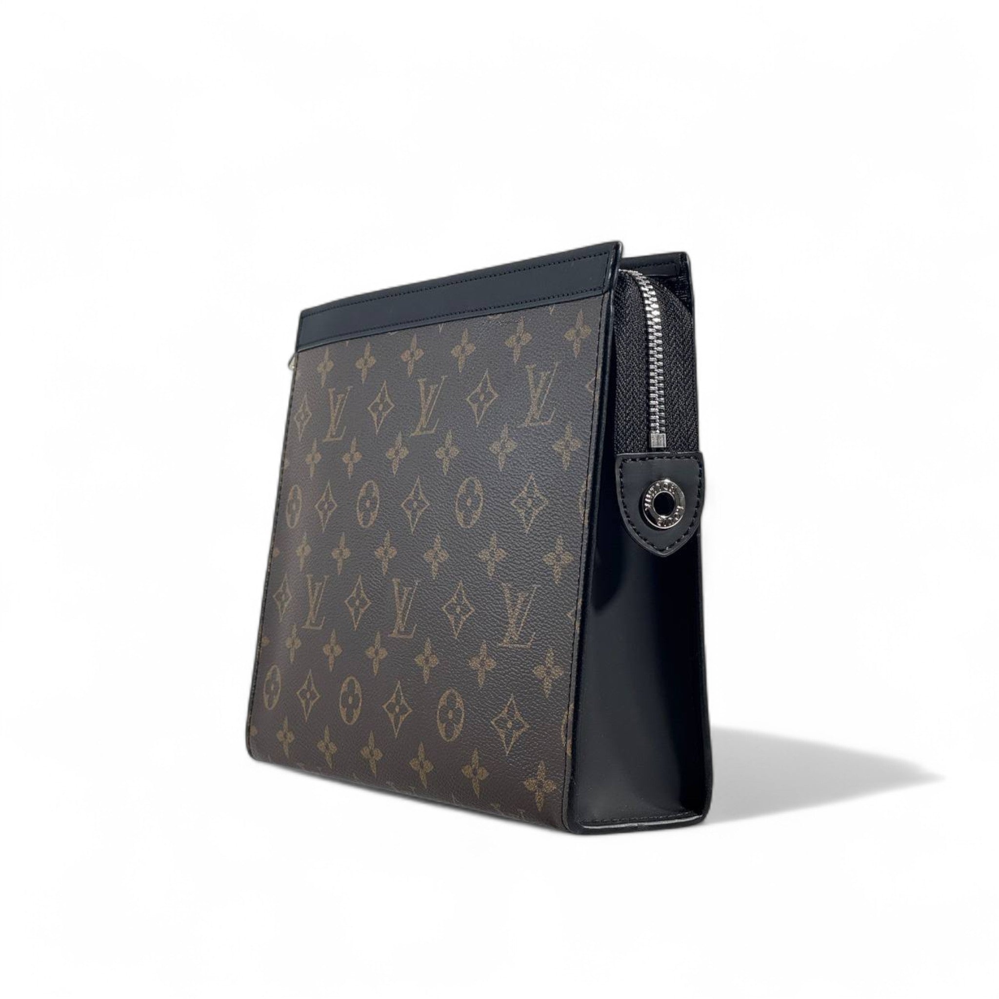 Louis Vuitton Monogram Classic Clutch 👜✨