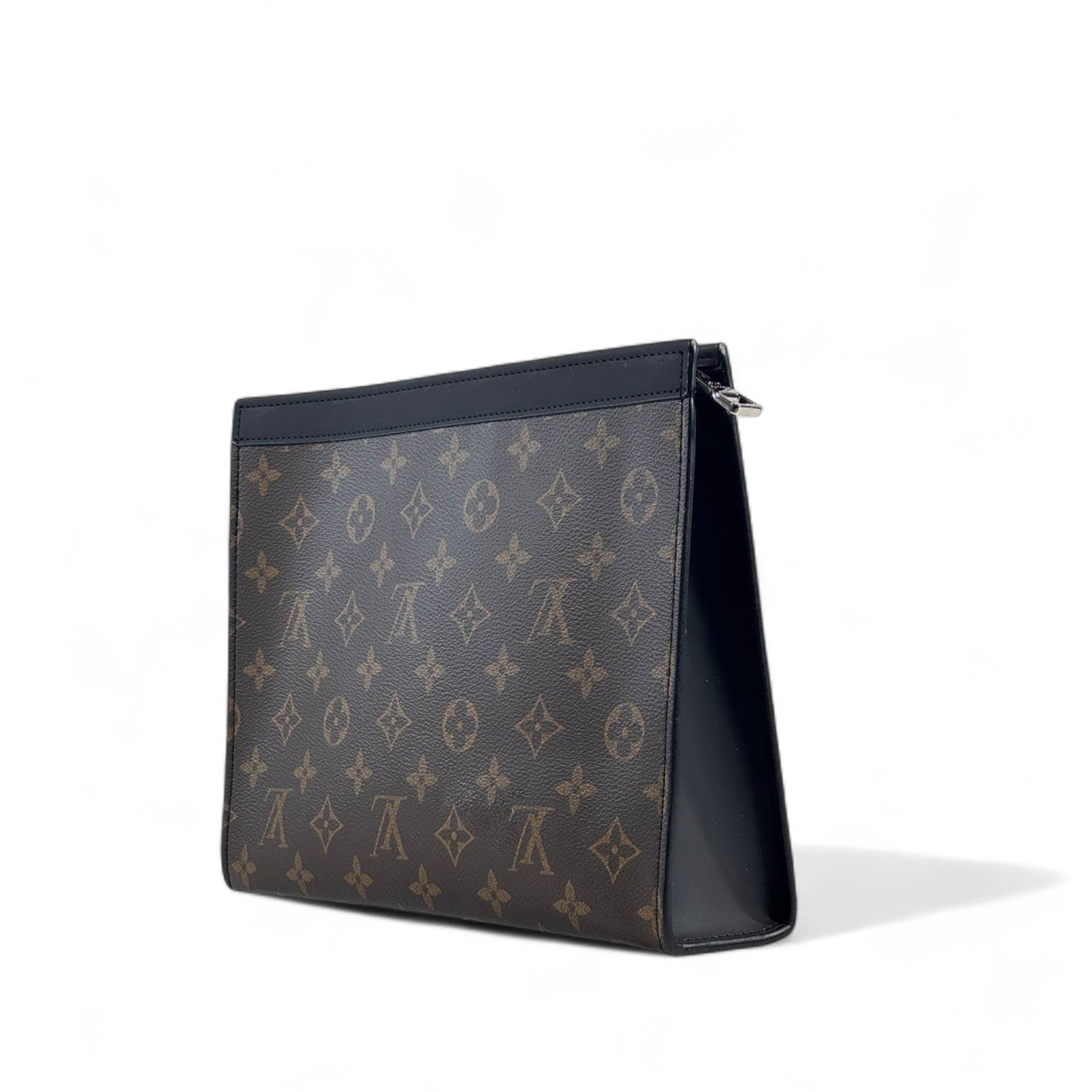 Louis Vuitton Monogram Classic Clutch 👜✨