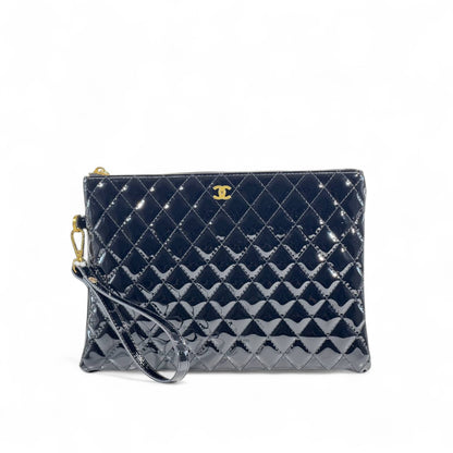 Chanel Quilted Patent Leather Pouch ✨🖤
