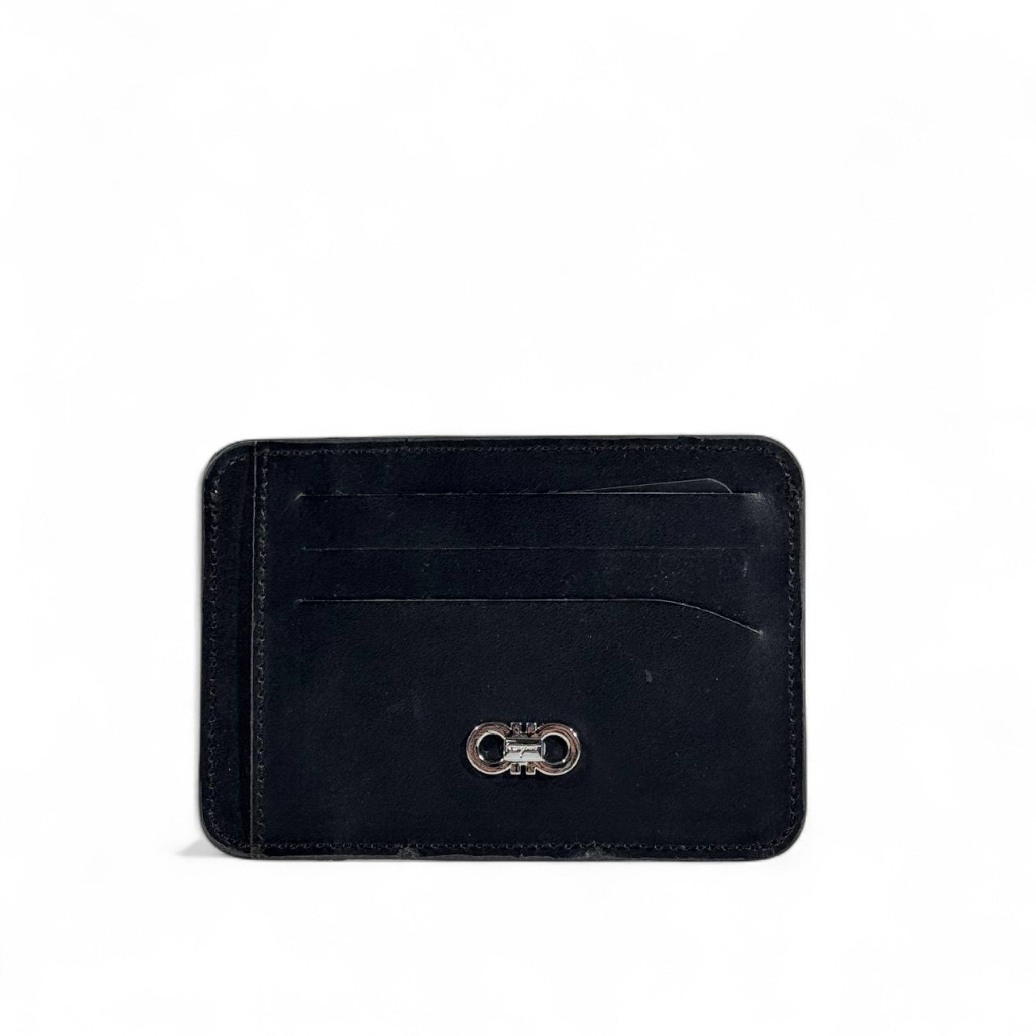 ⚫ Salvatore Ferragamo Black Leather Card Holder – Italian Sophistication in Every Detail