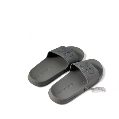 Calvin Klein Monochrome Slides – Grey | Minimalist Comfort ☁️🩶✨ wet