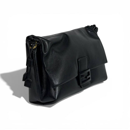 Fendi Leather Baguette Shoulder Bag – Classic Black 🖤✨