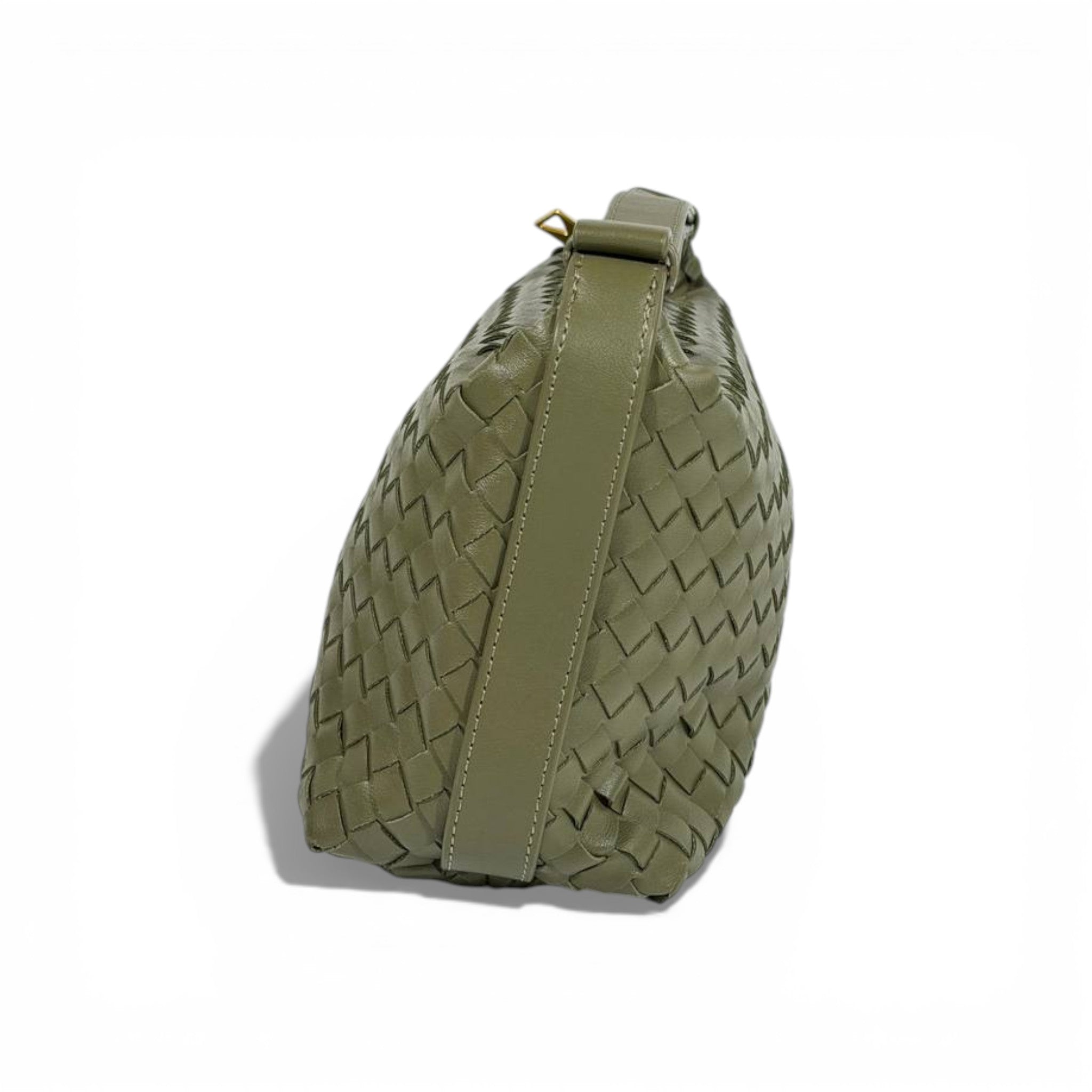 Bottega Veneta Intrecciato Shoulder Bag – Olive Green 💚✨